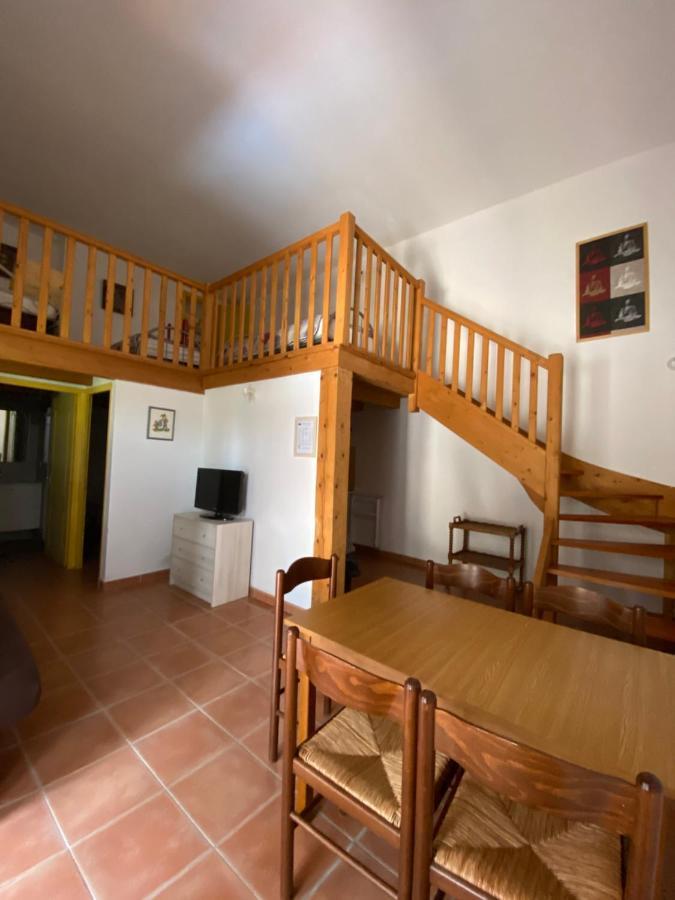 Appartements " Le Clos De La Cerisaie" Кастійон-дю-Гар Екстер'єр фото